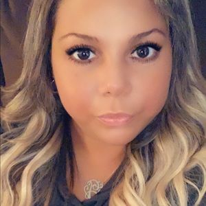 Meet your Posher, Jillian